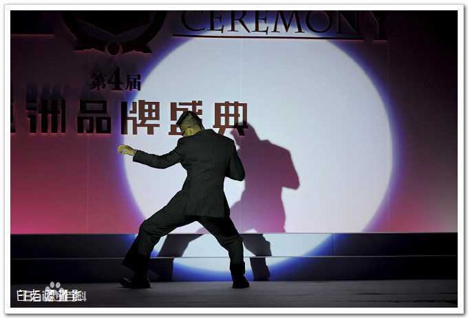 孙兴第四届亚洲品牌盛典壁纸壁纸