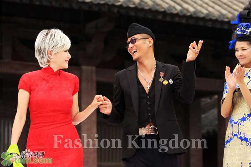 精选孙兴在《时尚王国》发布会中的图册