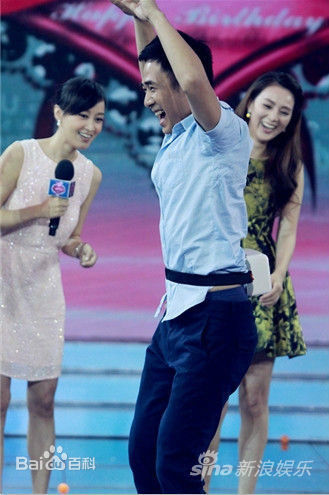 贾一平出席综艺节目图册素颜照相册