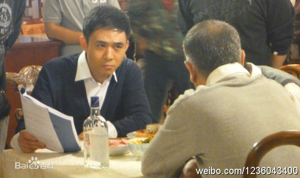 贾一平导演片场花絮图集素颜照壁纸