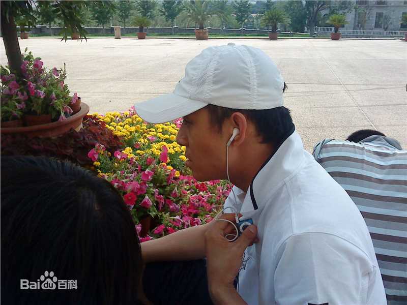 贾一平导演片场花絮图集素颜照壁纸