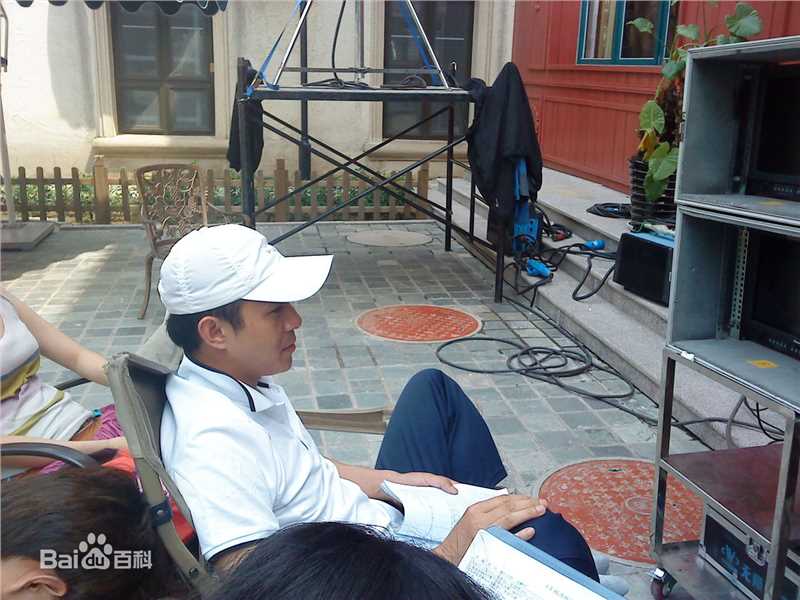 贾一平导演片场花絮图集素颜照壁纸