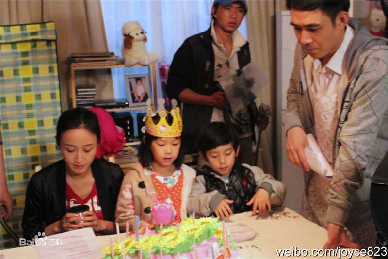 贾一平导演片场花絮图集素颜照壁纸