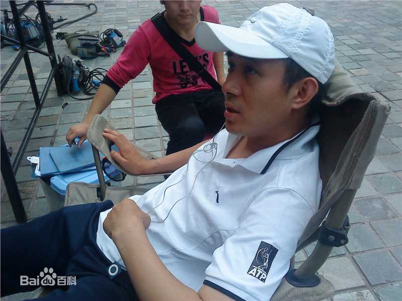 贾一平导演片场花絮图集素颜照壁纸