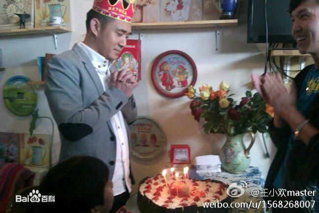 贾一平导演片场花絮图集素颜照壁纸