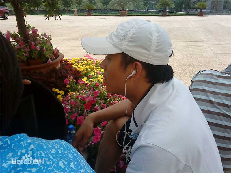 贾一平导演片场花絮图集素颜照壁纸