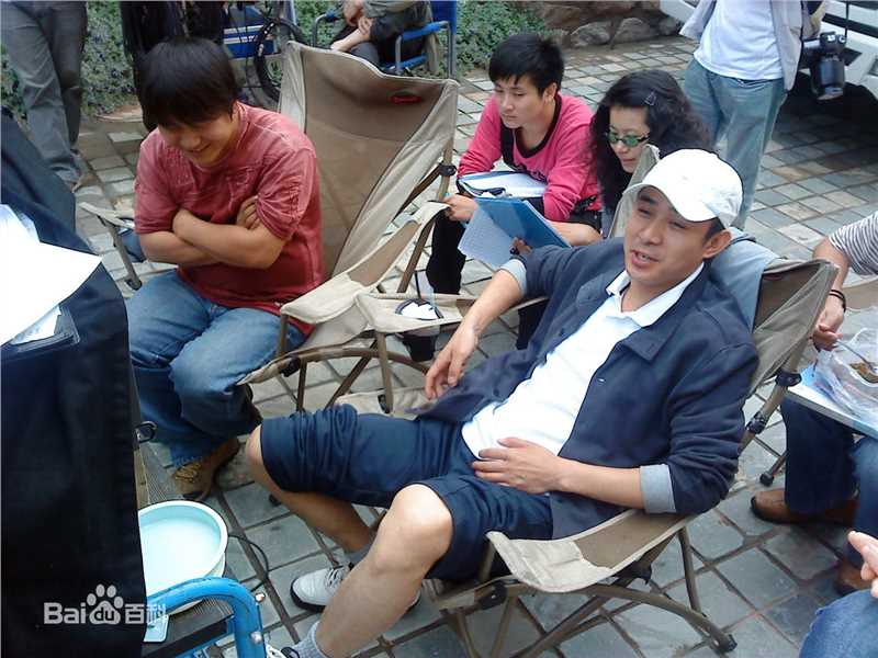 贾一平导演片场花絮图集素颜照壁纸