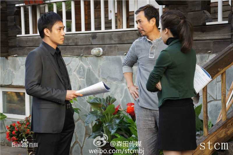 贾一平导演片场花絮图集素颜照壁纸