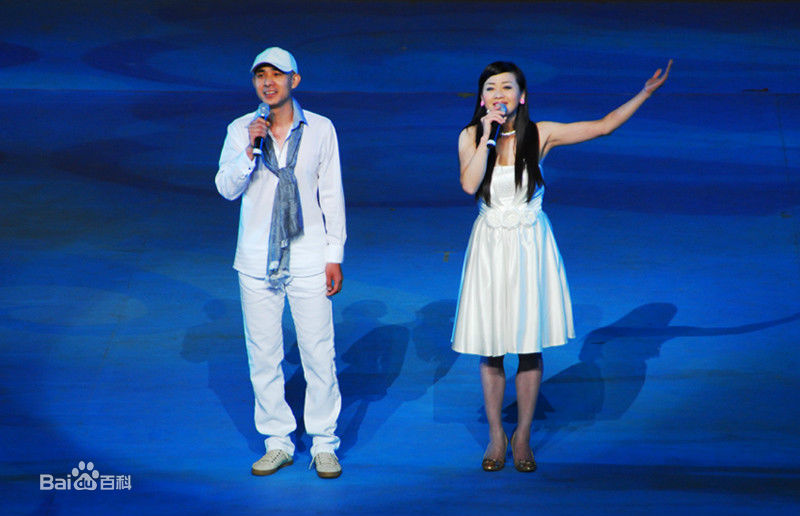 贾一平出席社会活动图册性感图片图集