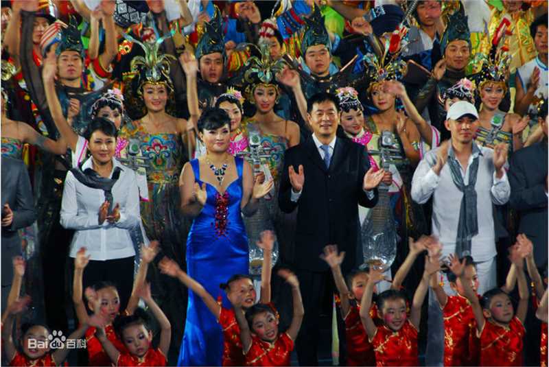 贾一平出席社会活动图册性感图片图集