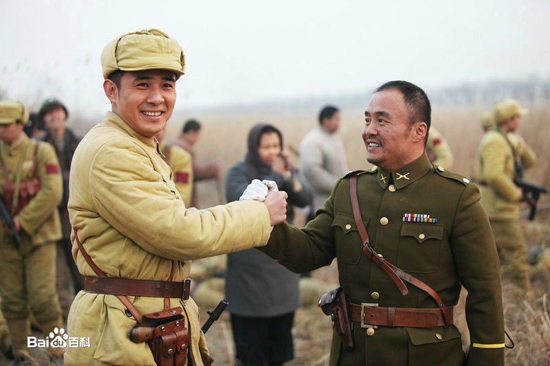 最新贾一平在《北上海1950》饰肖天亮中的壁纸