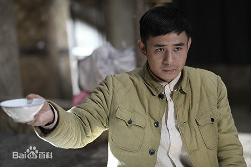 最新贾一平在《北上海1950》饰肖天亮中的壁纸