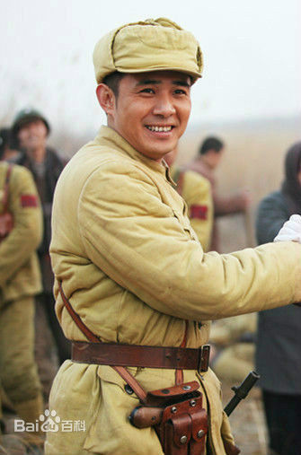 最新贾一平在《北上海1950》饰肖天亮中的壁纸