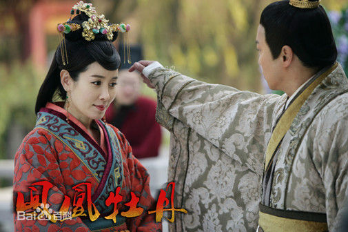 林湘萍(Yvonne Lim)凤凰牡丹--苏亚郡主前后照片