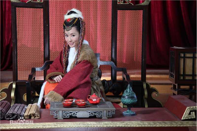 林湘萍(Yvonne Lim)凤凰牡丹--苏亚郡主前后照片