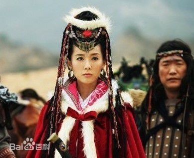 林湘萍(Yvonne Lim)凤凰牡丹--苏亚郡主前后照片