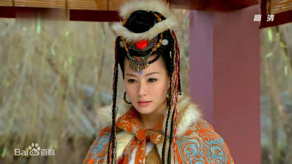 林湘萍(Yvonne Lim)凤凰牡丹--苏亚郡主前后照片