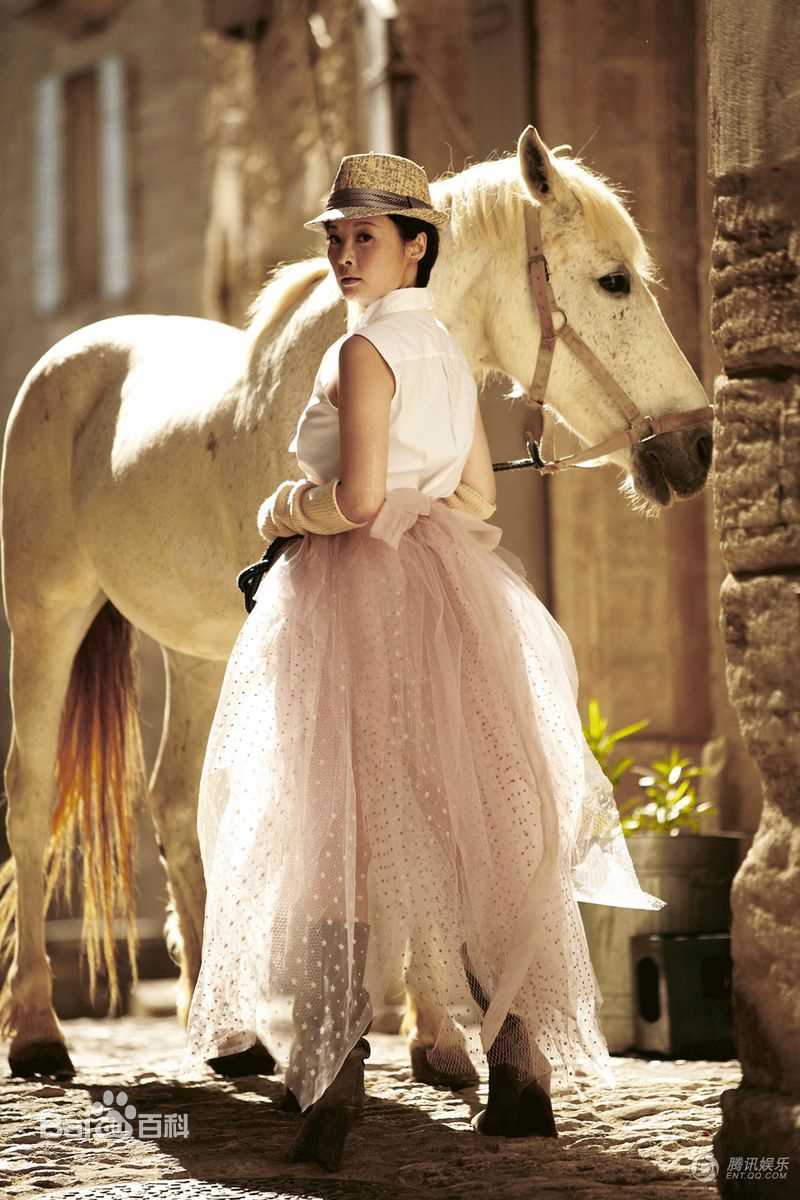 最新袁立性感图片