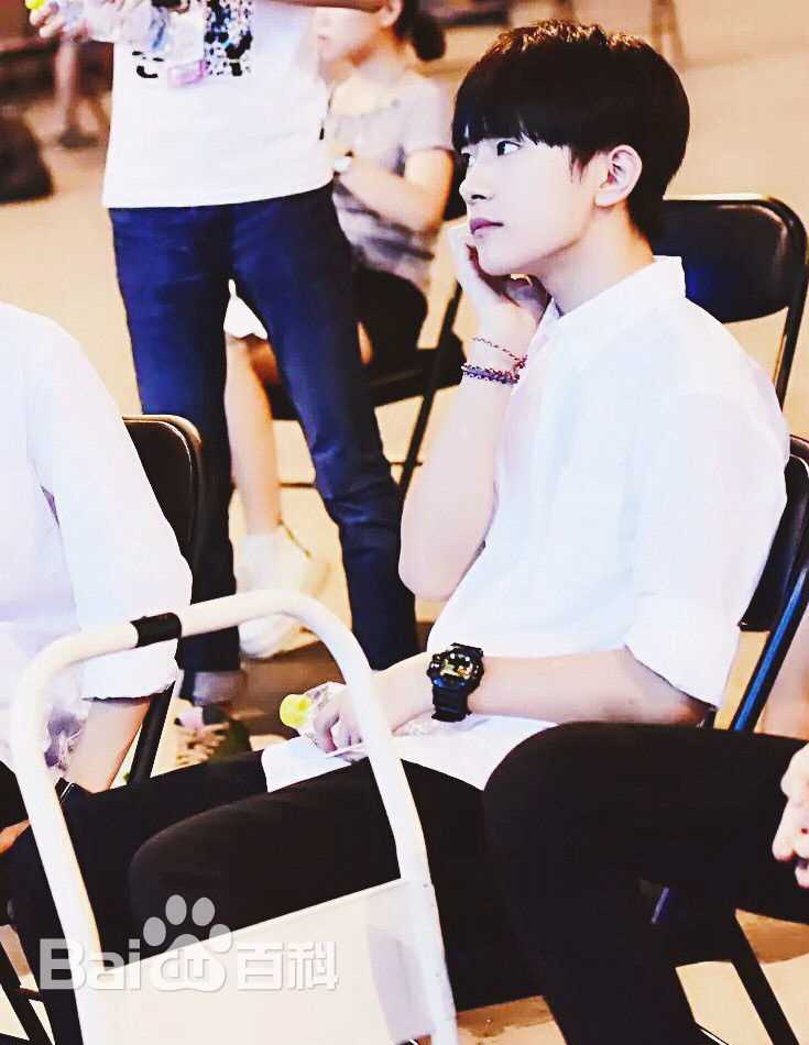 易烊千玺(Jackson)最新个人壁纸