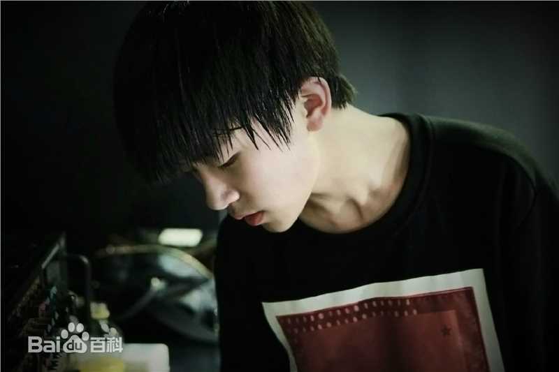 易烊千玺(Jackson)最新个人壁纸