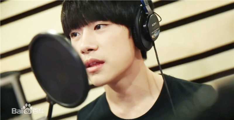 易烊千玺(Jackson)MV图册壁纸壁纸