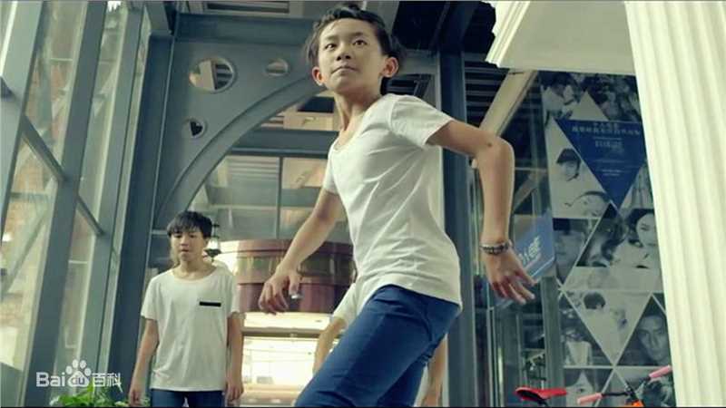 易烊千玺(Jackson)MV图册壁纸壁纸