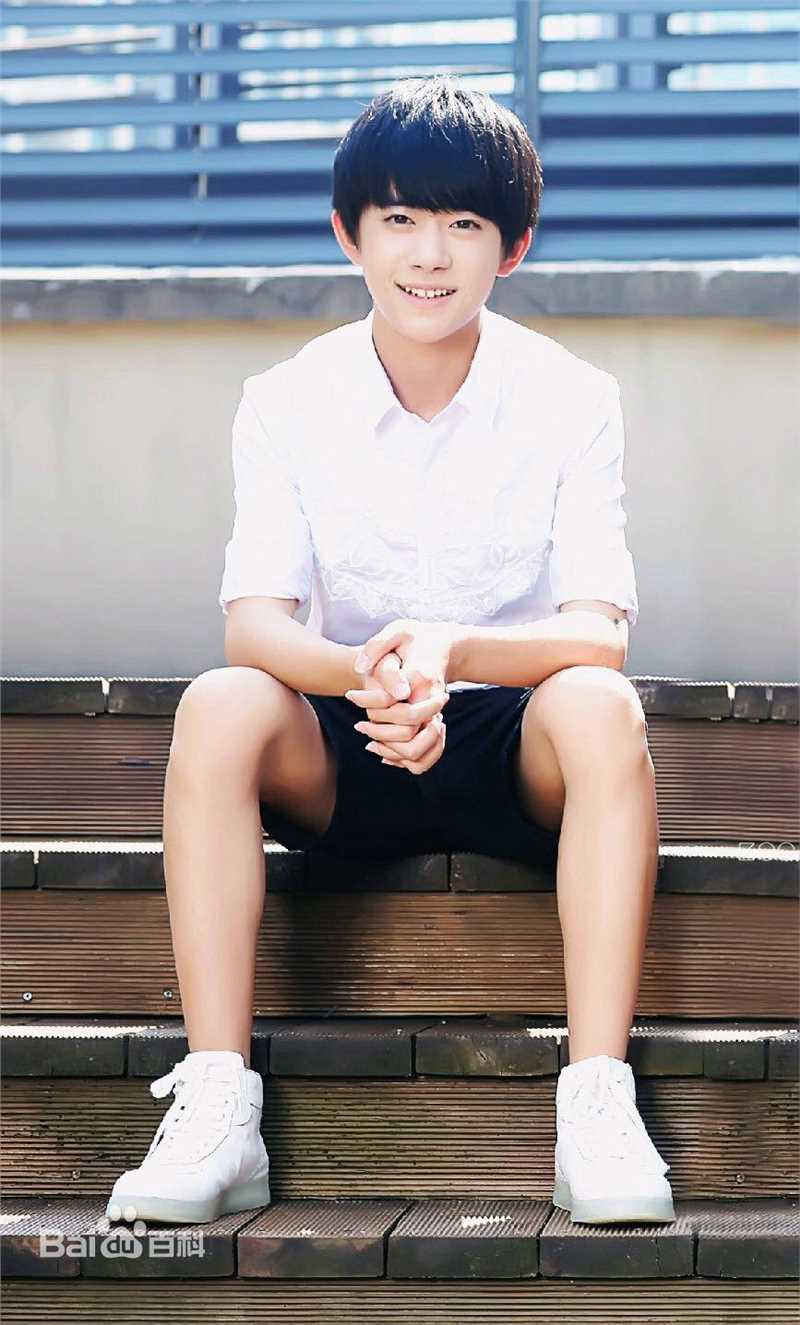 易烊千玺(Jackson)MV图册壁纸壁纸