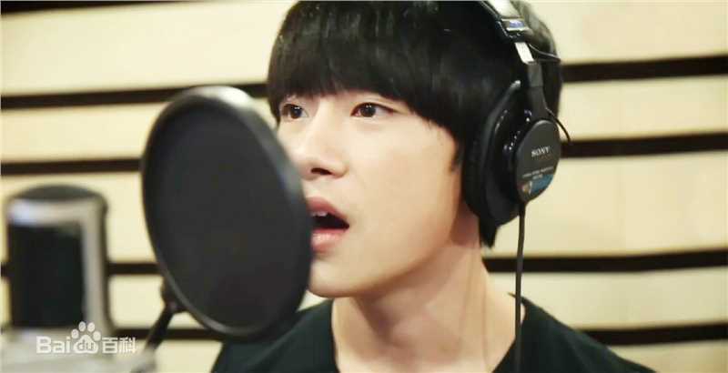 易烊千玺(Jackson)MV图册壁纸壁纸