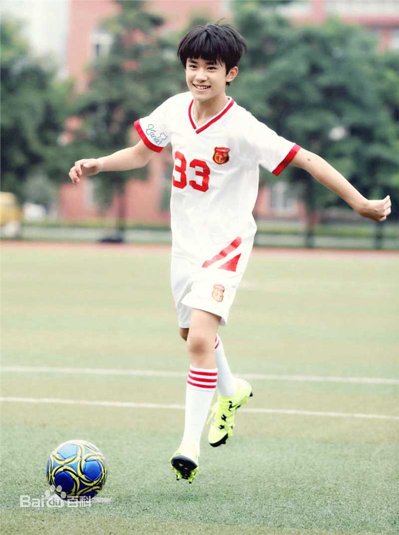 易烊千玺(Jackson)MV图册壁纸壁纸