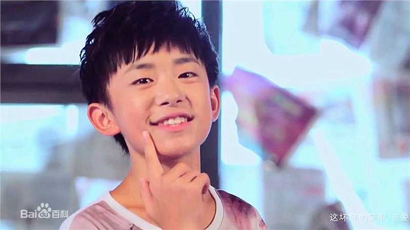 易烊千玺(Jackson)MV图册壁纸壁纸