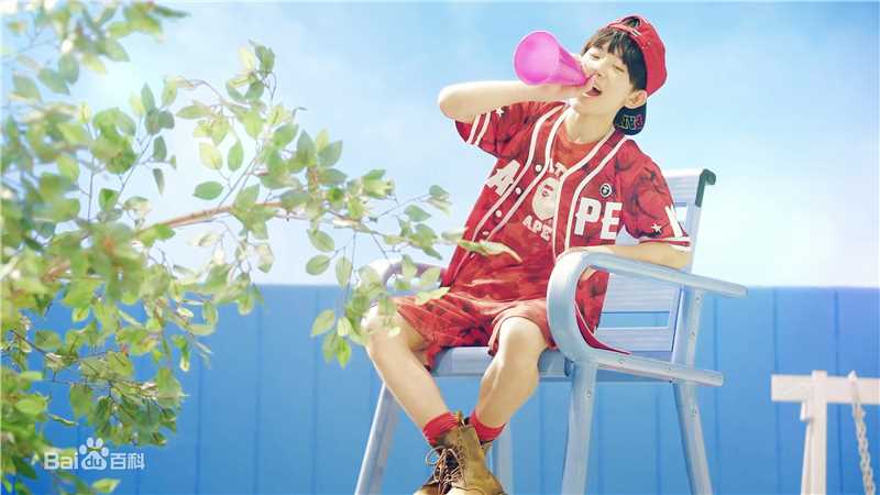 易烊千玺(Jackson)MV图册壁纸壁纸