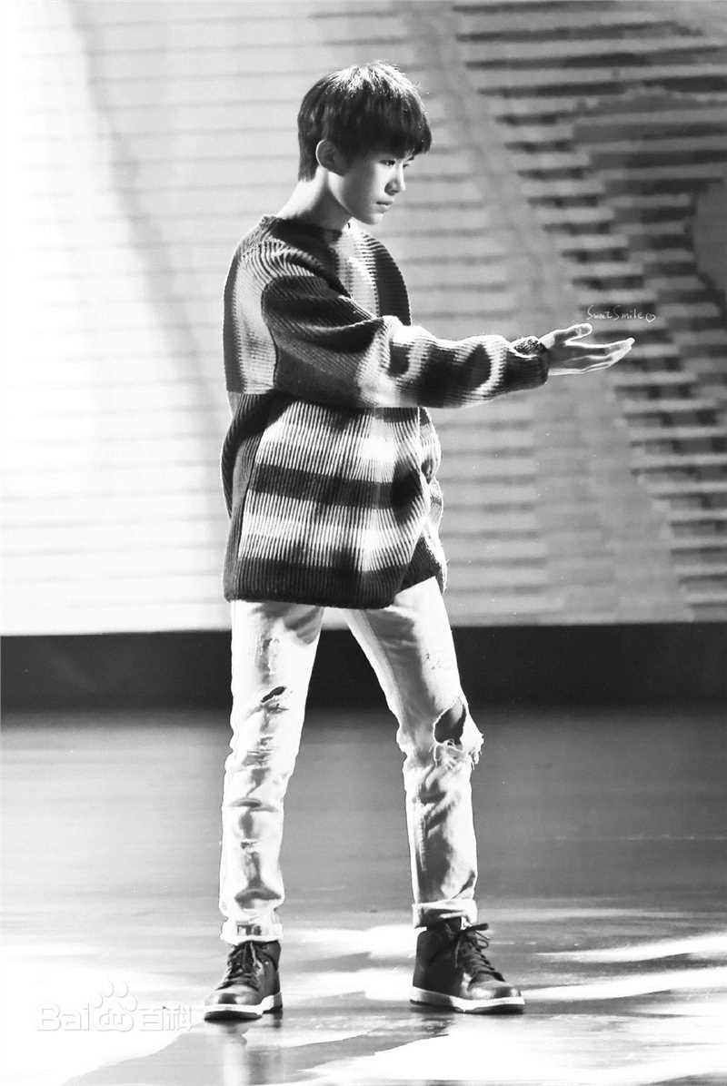 易烊千玺(Jackson)15岁生日会壁纸壁纸