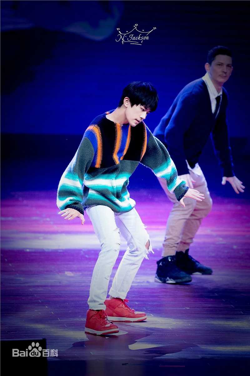 易烊千玺(Jackson)15岁生日会壁纸壁纸