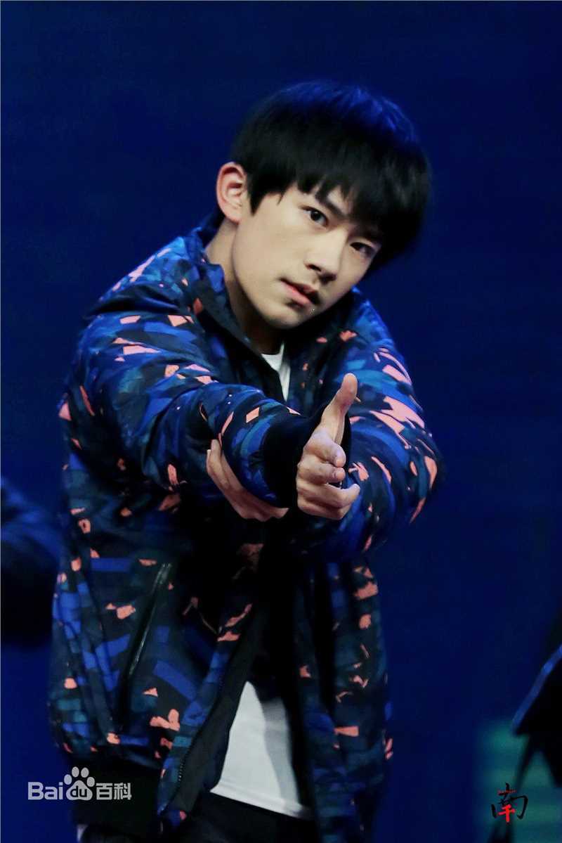 易烊千玺(Jackson)15岁生日会壁纸壁纸