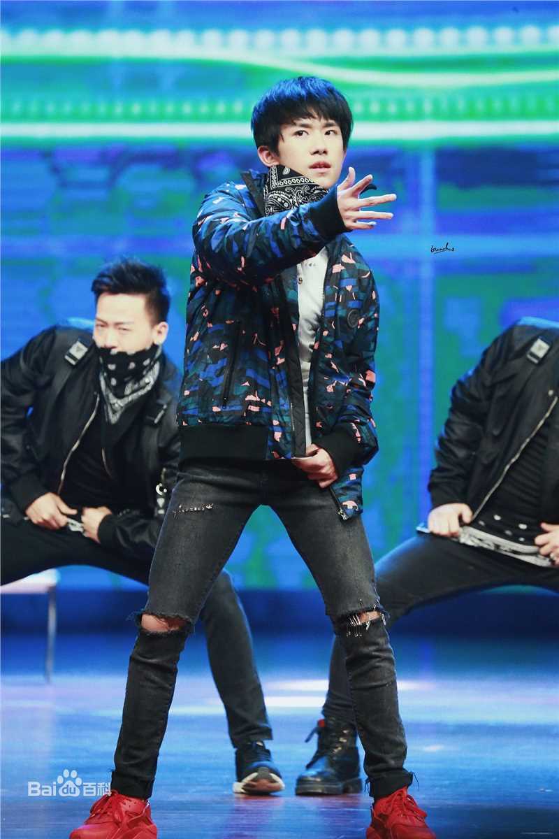 易烊千玺(Jackson)15岁生日会壁纸壁纸