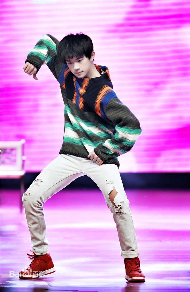 易烊千玺(Jackson)15岁生日会壁纸壁纸