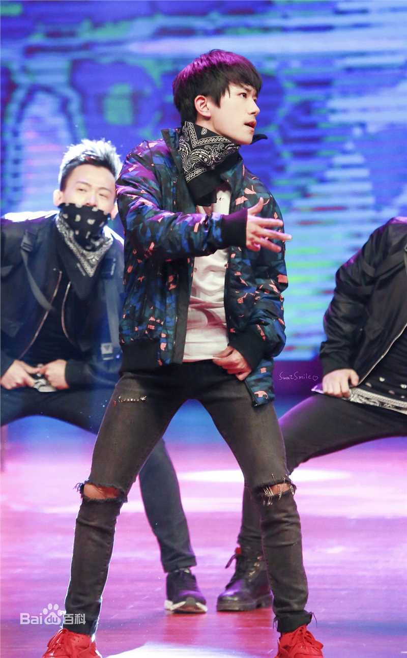 易烊千玺(Jackson)15岁生日会壁纸壁纸