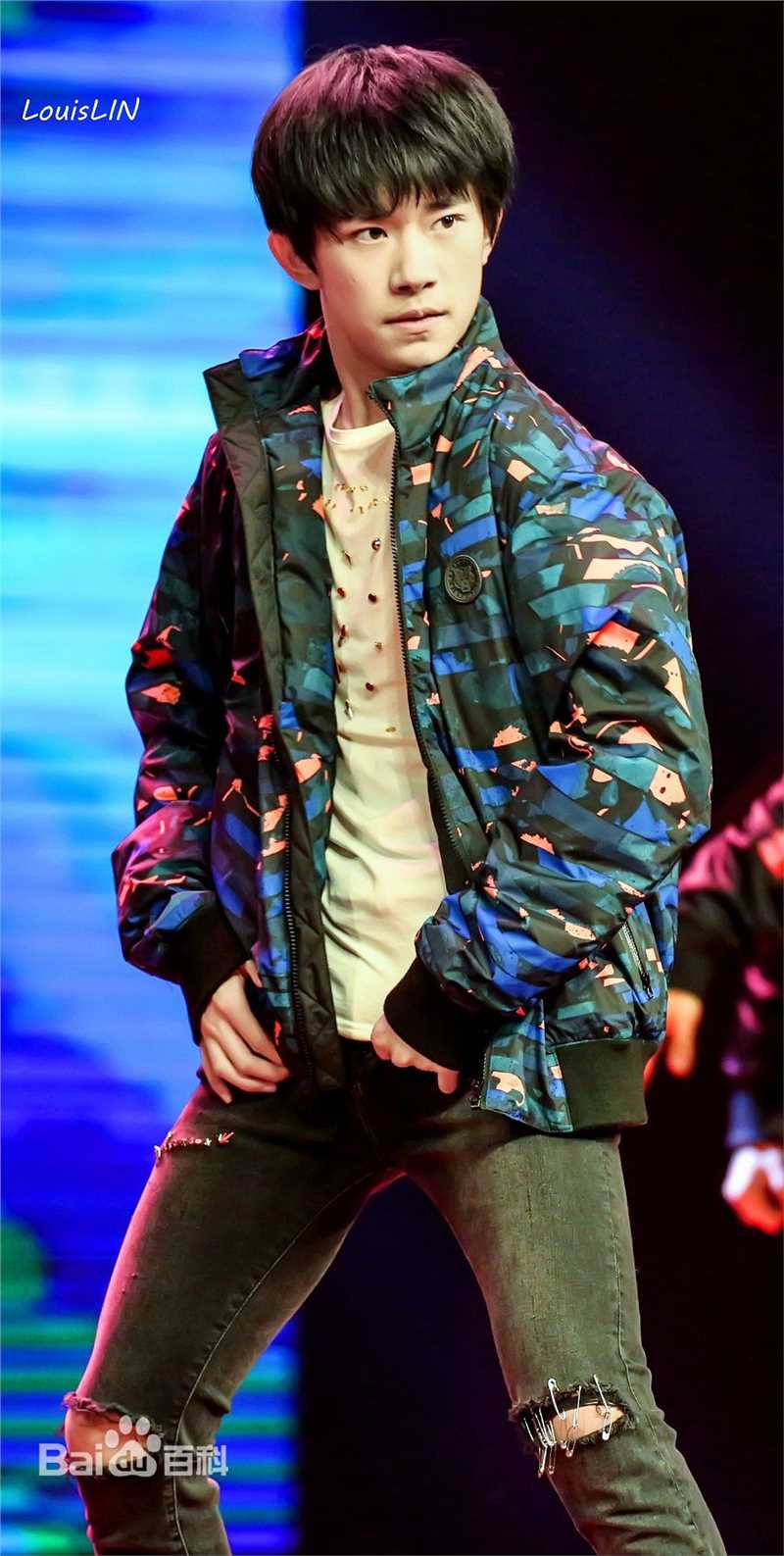 易烊千玺(Jackson)15岁生日会壁纸壁纸