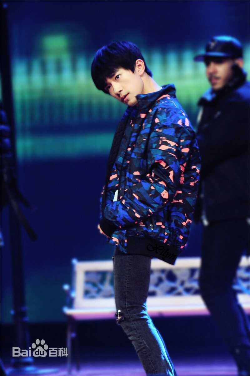 易烊千玺(Jackson)15岁生日会壁纸壁纸