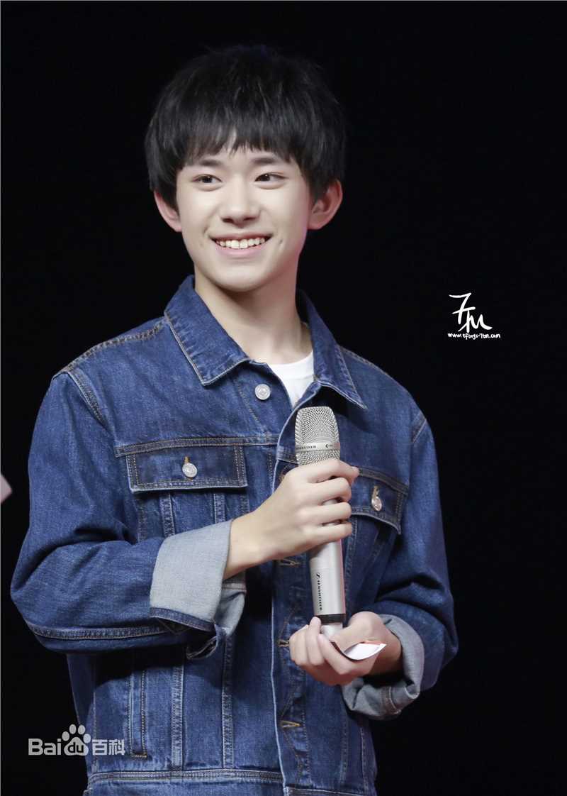 易烊千玺(Jackson)15岁生日会壁纸壁纸