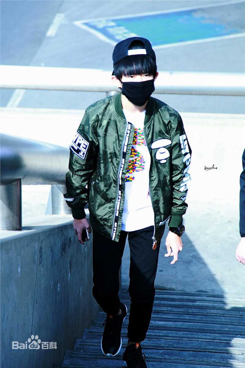 易烊千玺(Jackson)画报人生性感图片图集