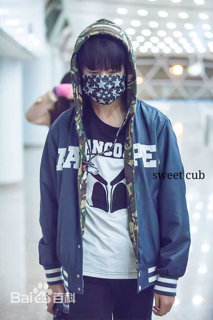 易烊千玺(Jackson)画报人生性感图片图集