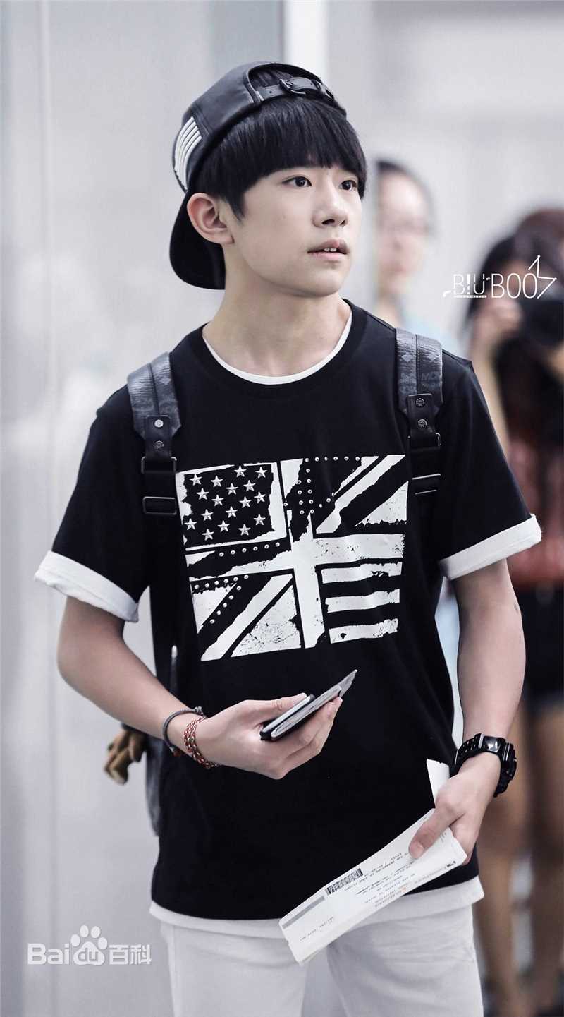 易烊千玺(Jackson)画报人生性感图片图集