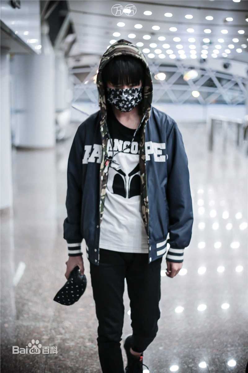 易烊千玺(Jackson)画报人生性感图片图集