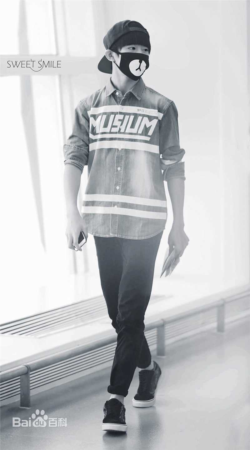 易烊千玺(Jackson)画报人生性感图片图集