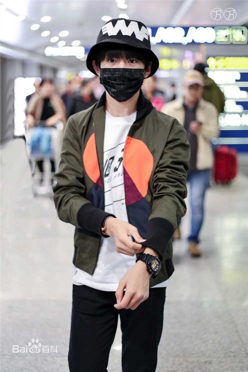 易烊千玺(Jackson)画报人生性感图片图集