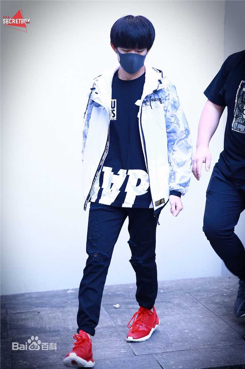 易烊千玺(Jackson)画报人生性感图片图集