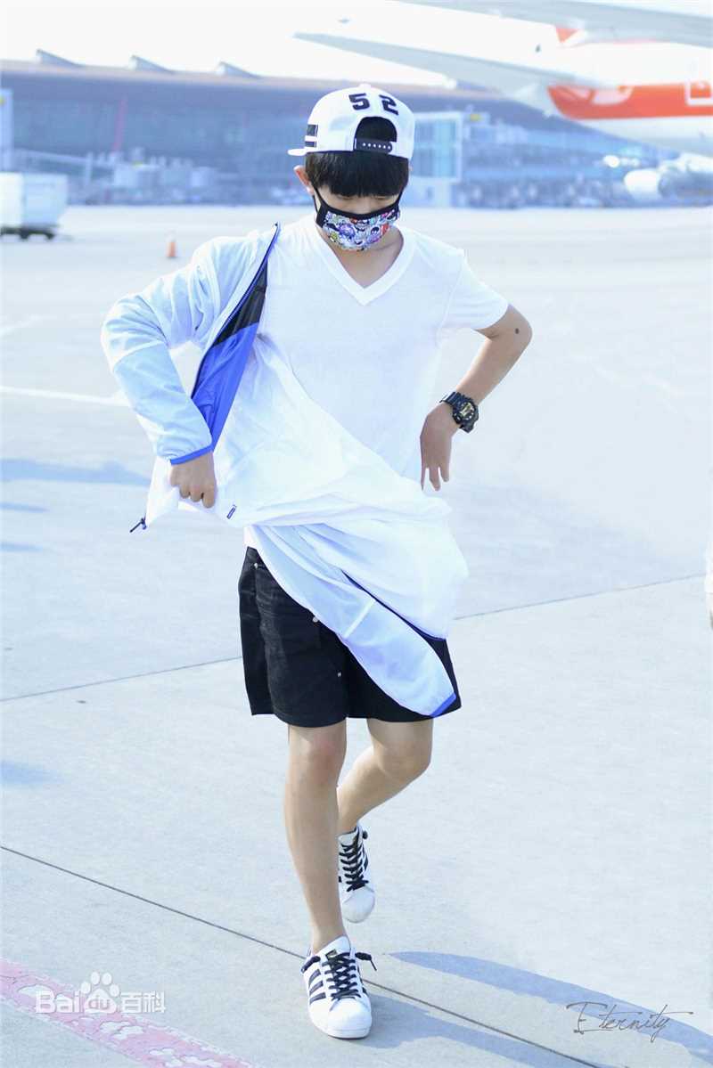 易烊千玺(Jackson)画报人生性感图片图集