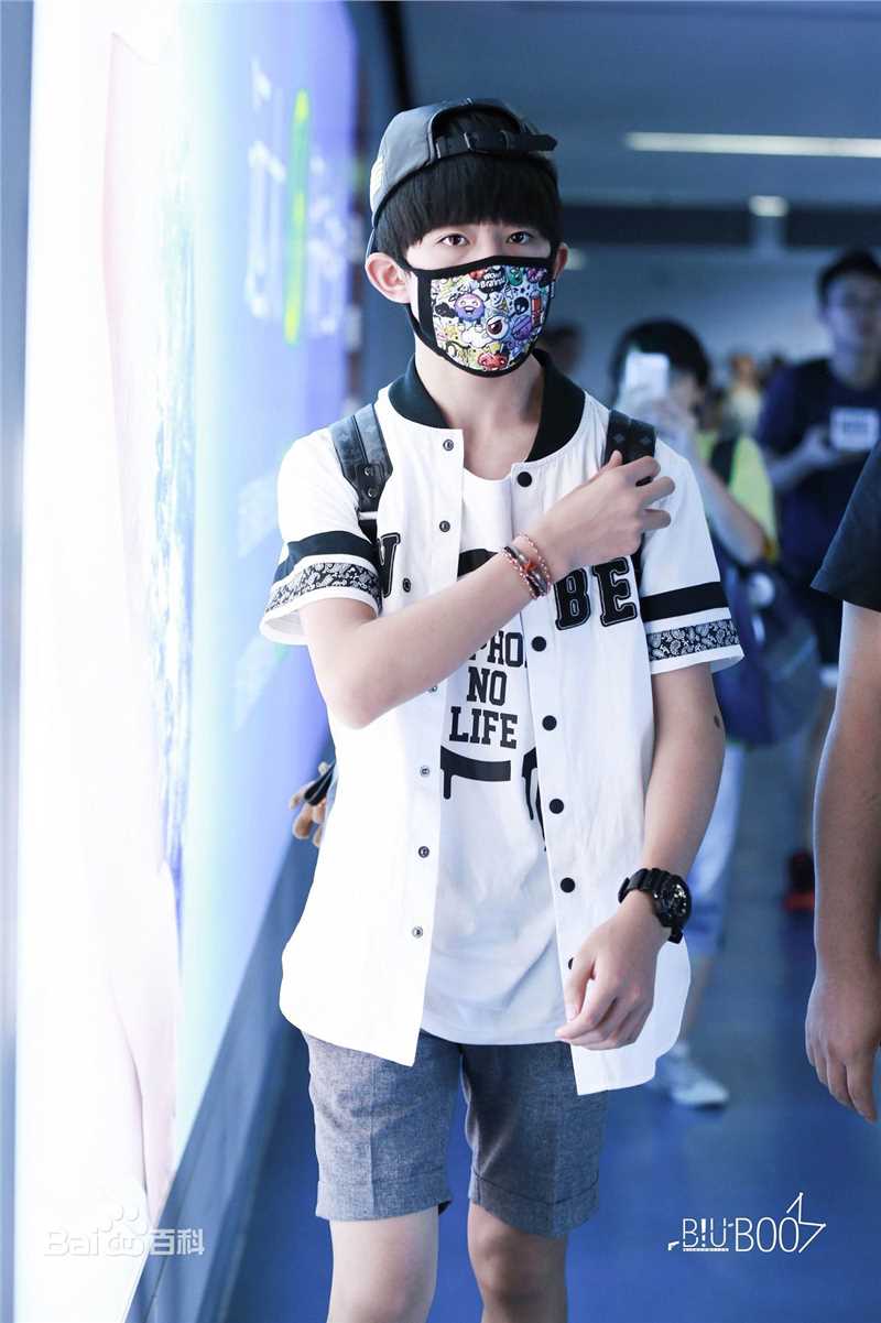 易烊千玺(Jackson)画报人生性感图片图集