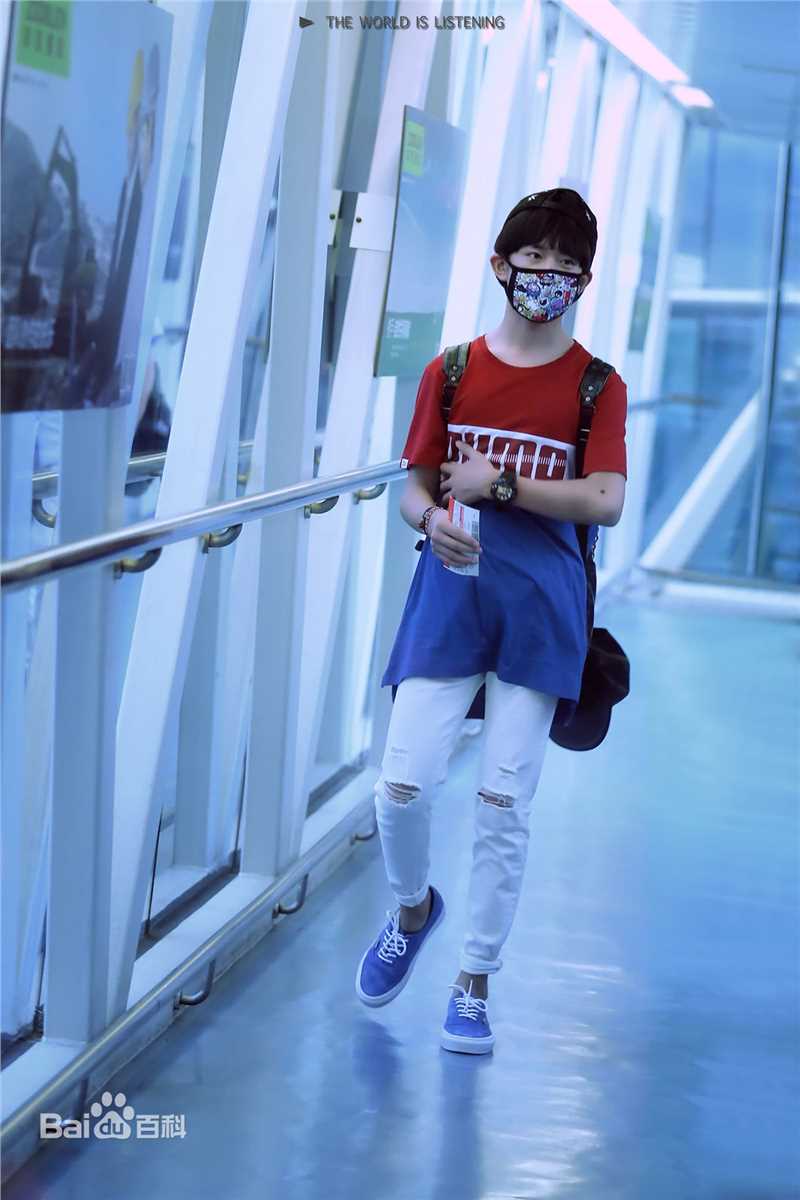 易烊千玺(Jackson)画报人生性感图片图集